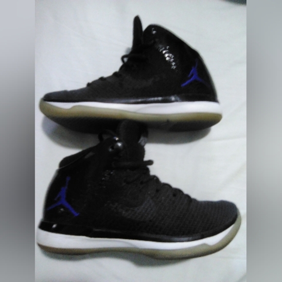 Space Jams Jordan 11 - Picture 1 of 7